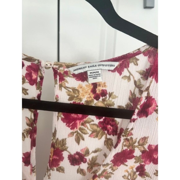 American Eagle Romper Floral Tan Red Pink V Neck Flare Cropped sleeves M Medium - Picture 4 of 9